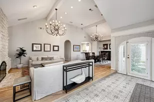 2215 Wroxton Rd, Houston, TX 77005 - Photo 4