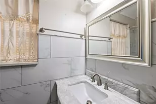 8606 Guinevere St, Houston, TX 77029 - Photo 16