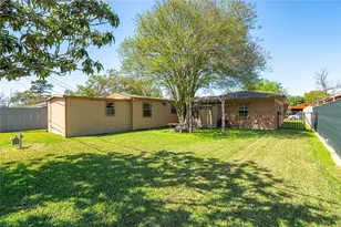 8606 Guinevere St, Houston, TX 77029 - Photo 32