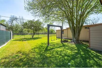 8606 Guinevere Street, Houston, TX 77029 - Photo 34