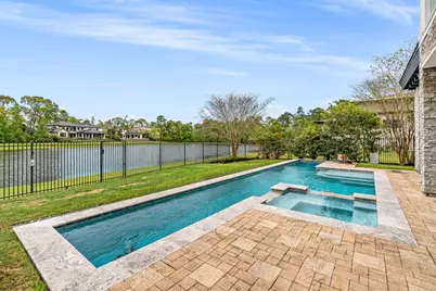 18 Pronghorn Place, The Woodlands, TX 77389 - Photo 4