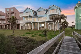19023 Kahala Dr E, Galveston, TX 77554 - Photo 2