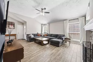 6911 Foxport Ln, Humble, TX 77338 - Photo 4