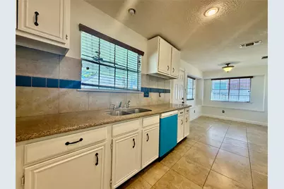 16907 Dusty Mill Drive W, Sugar Land, TX 77498 - Photo 8