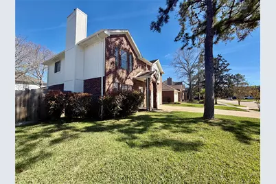 16907 Dusty Mill Drive W, Sugar Land, TX 77498 - Photo 2