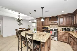 24 Woody Creek Dr, Conroe, TX 77301 - Photo 6