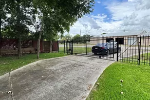 2918 46th St, Dickinson, TX 77539 - Photo 26