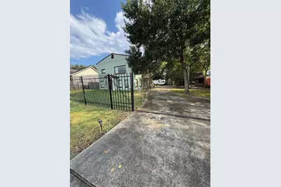 2918 46th Street #1, Dickinson, TX 77539 - Photo 2