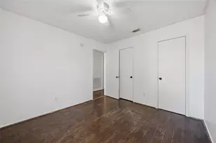 9219 Belle Glen Dr, Houston, TX 77099 - Photo 18