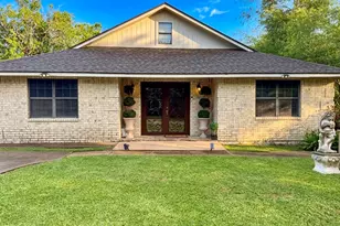 1905 Yellowstone St, Freeport, TX 77541 - Photo 2