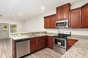 918 Shady Ln, Conroe, TX 77301 - Photo 6