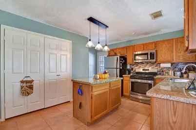 123 W Trillium Court, The Woodlands, TX 77381 - Photo 14