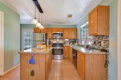123 W Trillium Court, The Woodlands, TX 77381 - Photo 12