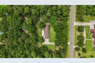 412 Commanche Trail, Wallisville, TX 77597 - Photo 4