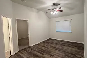 31 W Spindle Tree Cir, The Woodlands, TX 77382 - Photo 34