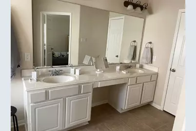 31 W Spindle Tree Circle W, The Woodlands, TX 77382 - Photo 10