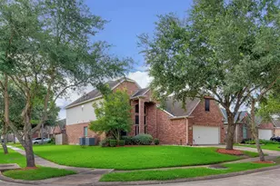 2619 Emerald Springs Ct, Pearland, TX 77584 - Photo 2