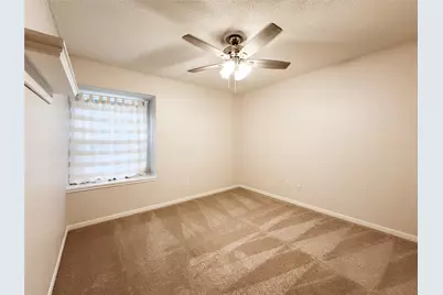 33 N Rain Forest Court, The Woodlands, TX 77380 - Photo 16