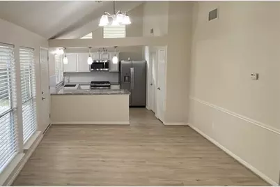 33 N Rain Forest Court, The Woodlands, TX 77380 - Photo 4