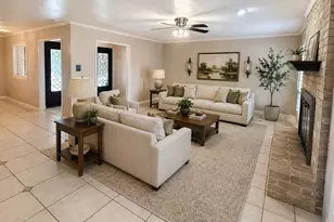 14906 Brookpoint Dr, Houston, TX 77062 - Photo 4