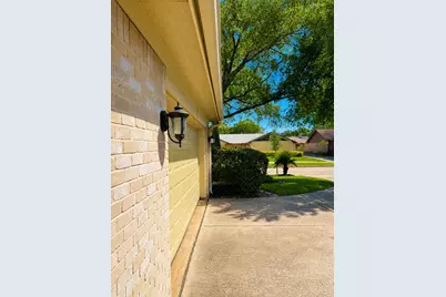 14906 Brookpoint Drive, Houston, TX 77062 - Photo 28