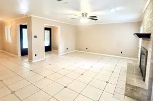 14906 Brookpoint Dr, Houston, TX 77062 - Photo 2