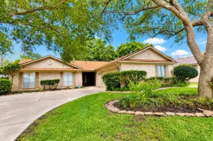 14906 Brookpoint Dr, Houston, TX 77062 - Photo 1