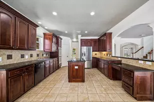 2010 Shepherds Pl, Sugar Land, TX 77479 - Photo 8