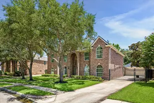 2010 Shepherds Pl, Sugar Land, TX 77479 - Photo 26