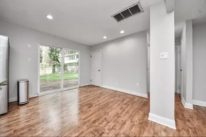 2015 E Lacey Oak Cir, The Woodlands, TX 77380 - Photo 12