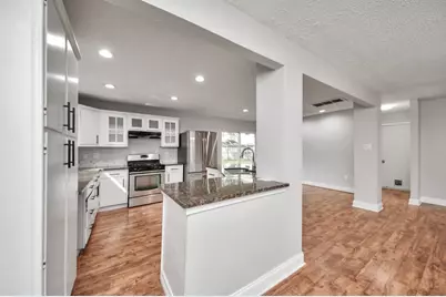 2015 E Lacey Oak Cir, The Woodlands, TX 77380 - Photo 16