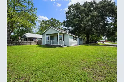 111 Holderrieth Boulevard, Tomball, TX 77375 - Photo 2