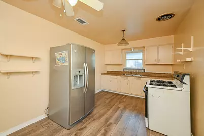 10302 Woodwind Drive, Houston, TX 77025 - Photo 8