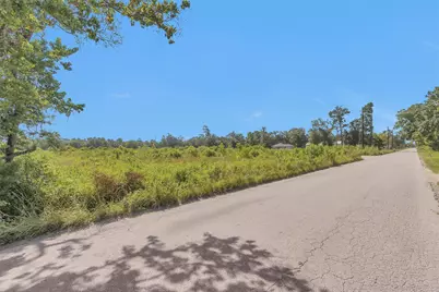 11554 Suburban Dr, Houston, TX 77050 - Photo 2