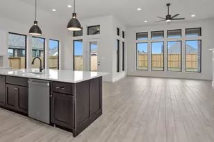 6515 Yellow Rose Ct, Manvel, TX 77578 - Photo 4