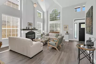 84 E Lakeridge Dr, The Woodlands, TX 77381 - Photo 10