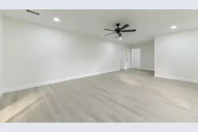 8102 Dellanera Drive, Hitchcock, TX 77563 - Photo 12
