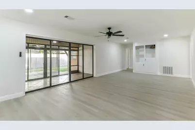 8102 Dellanera Drive, Hitchcock, TX 77563 - Photo 18