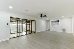 8102 Dellanera Dr, Hitchcock, TX 77563 - Photo 18