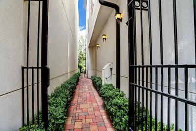 10912 Wrenwood Park, Houston, TX 77043 - Photo 2