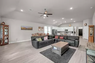 713 Ivory Crk Ct, Willis, TX 77378 - Photo 10