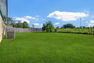 131 Lakewood Dr, Clute, TX 77531 - Photo 22