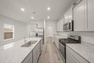 306 Bennett St, Angleton, TX 77515 - Photo 6