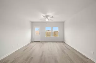 306 Bennett St, Angleton, TX 77515 - Photo 8