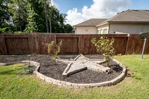 901 Jefferson Ave, Cleveland, TX 77327 - Photo 20