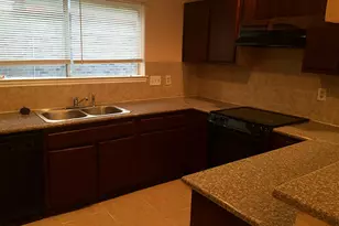 16826 Rippling Mill Dr, Sugar Land, TX 77498 - Photo 12