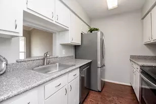 5711 Sugar Hill Dr, Houston, TX 77057 - Photo 6