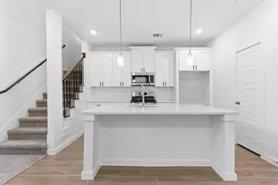 13730 Olympic River Ln, Iowa Colony, TX 77583 - Photo 10
