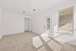 10949 Cannes Memorial Dr, Houston, TX 77043 - Photo 6