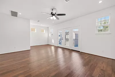 10949 Cannes Memorial Drive, Houston, TX 77043 - Photo 14